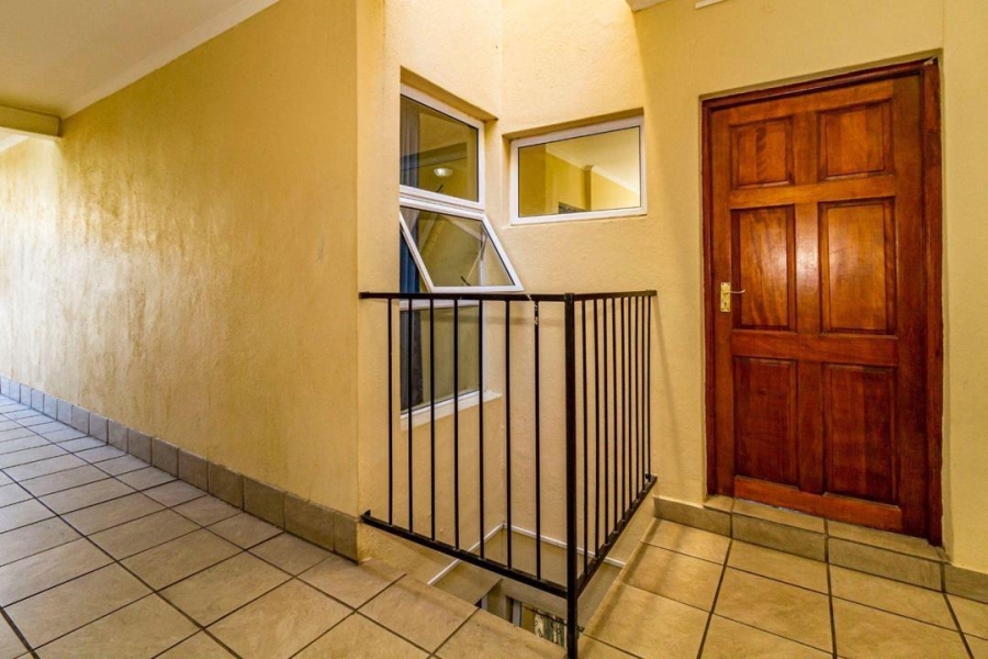 2 Bedroom Property for Sale in Gordons Bay Western Cape